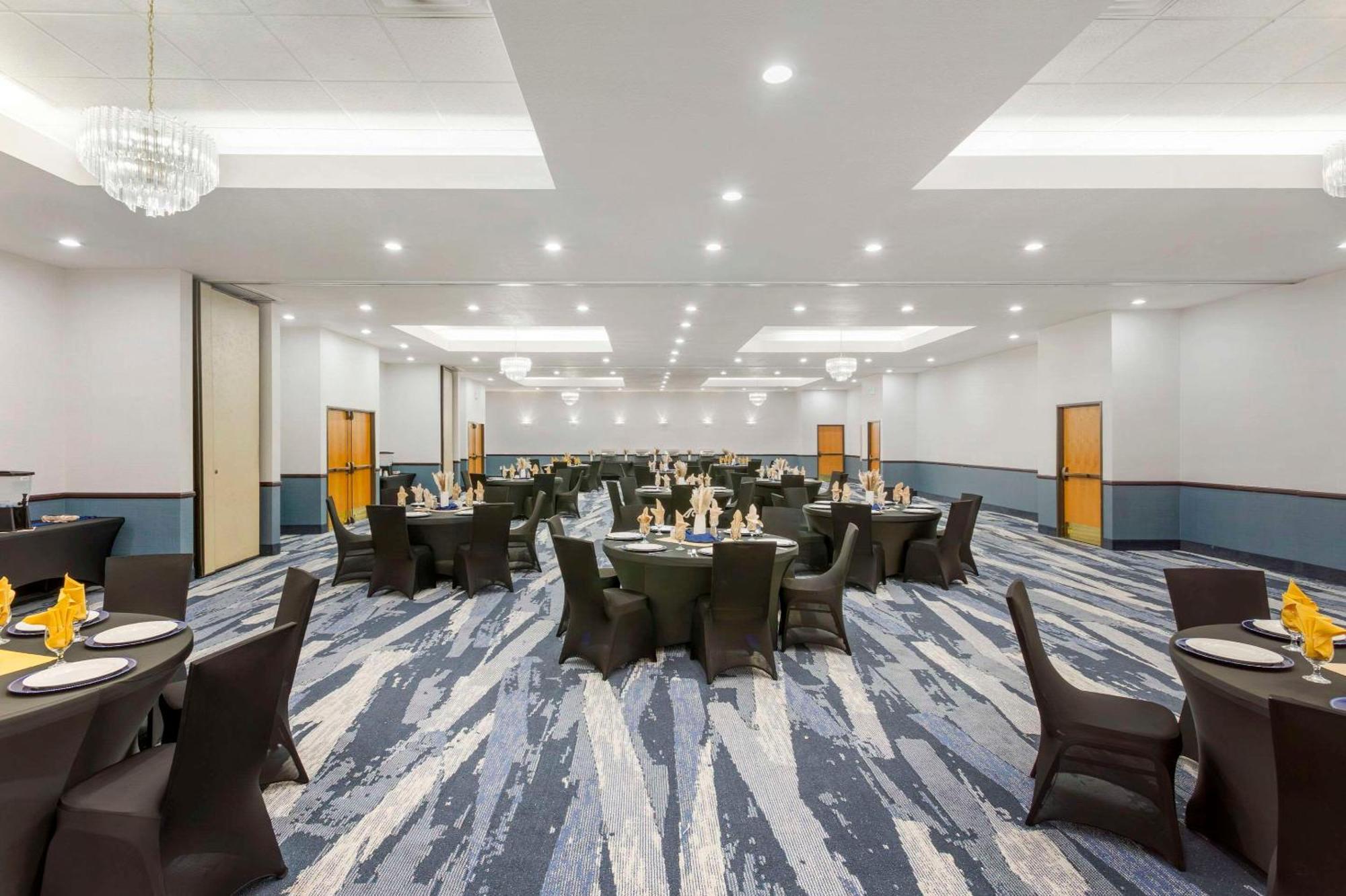 Comfort Suites Ogden Conference Center Εξωτερικό φωτογραφία